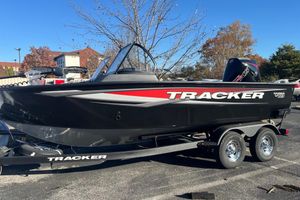 Tracker Targa V-18 Combo 2026 Tracker Targa V-18 Combo boat on trailer, parked outdoors.