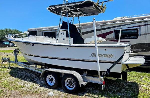 2002 Shamrock 220 Cuddy Stalker