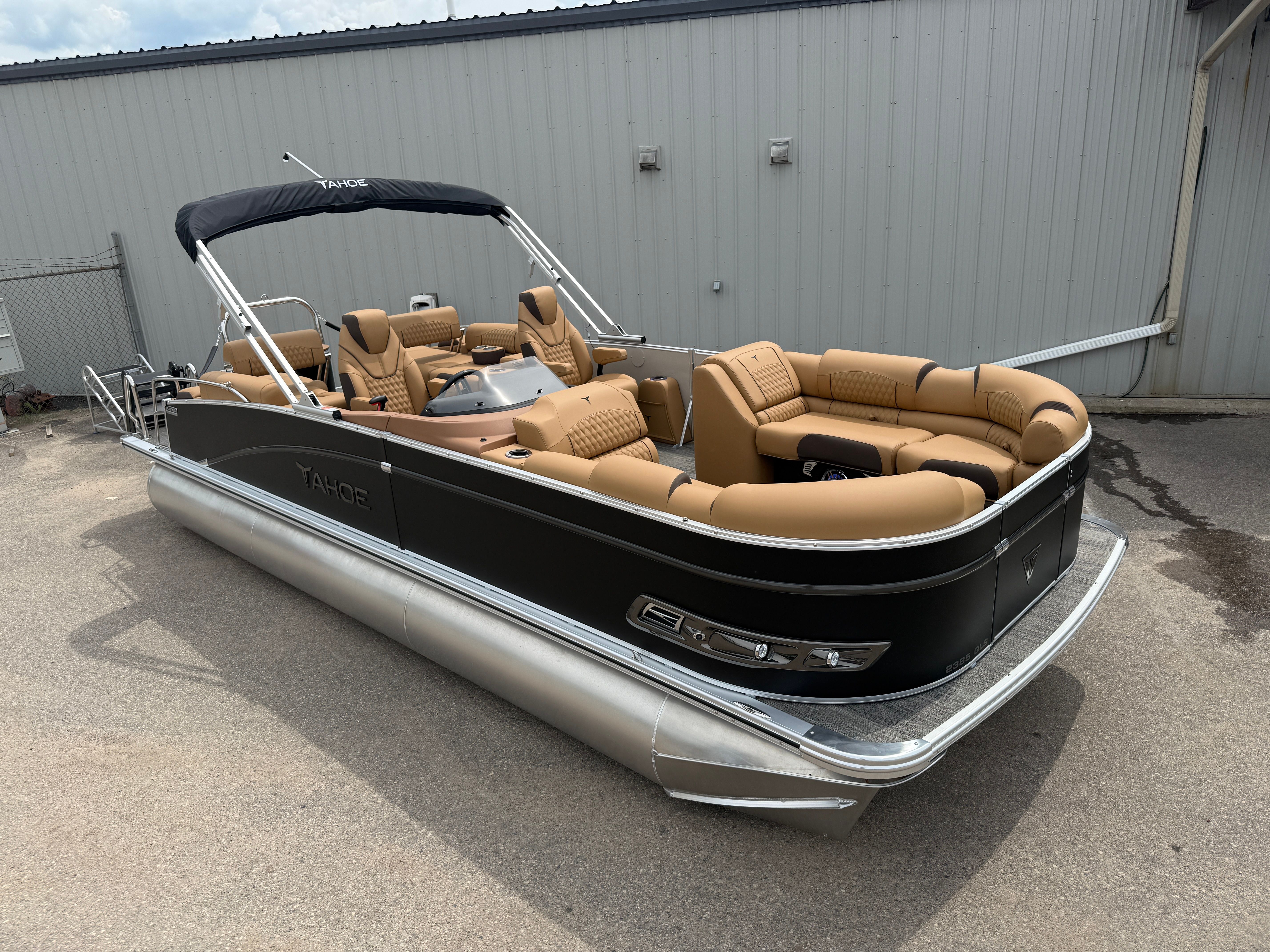 2025 Tahoe Cascade 2385 Quad Lounge Shift Tritoon & Honda 4-Stroke EFI