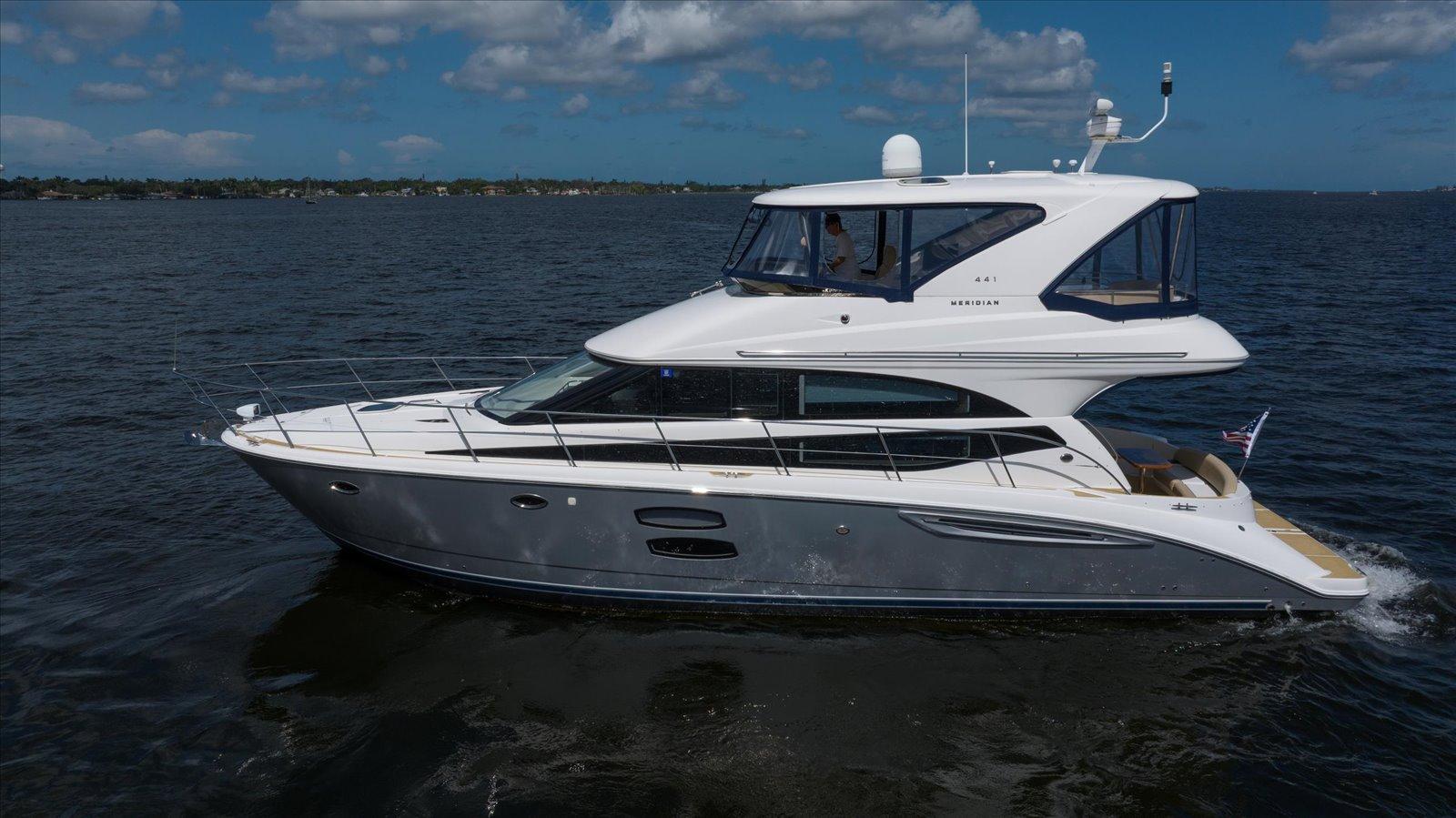 2015 Meridian 441 Sedan