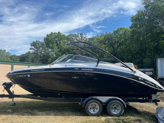 2013 Yamaha Boats 242 Limited S