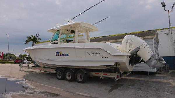 2018 Boston Whaler 380 Outrage