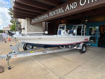 2025 Mako 18 Pro Skiff Patriot Edition