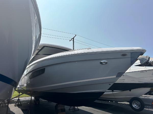 2025 Regal 3300 BR