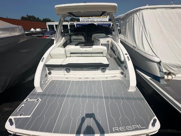 2025 Regal 3300 BR