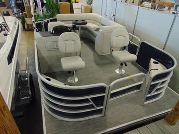 2023 Godfrey Marine Sweetwater Xperience 1680 FX