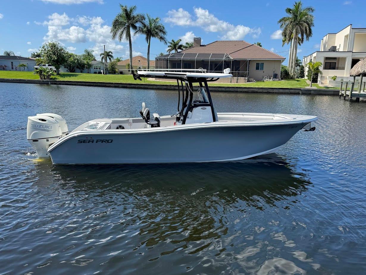 2020 Sea Pro 259 Center Console