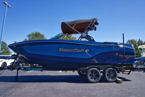 2025 MasterCraft XT22