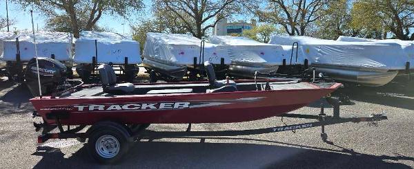 2025 Tracker Panfish 17