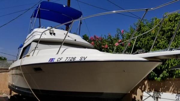 1990 Bayliner 2556 Ciera Command Bridge
