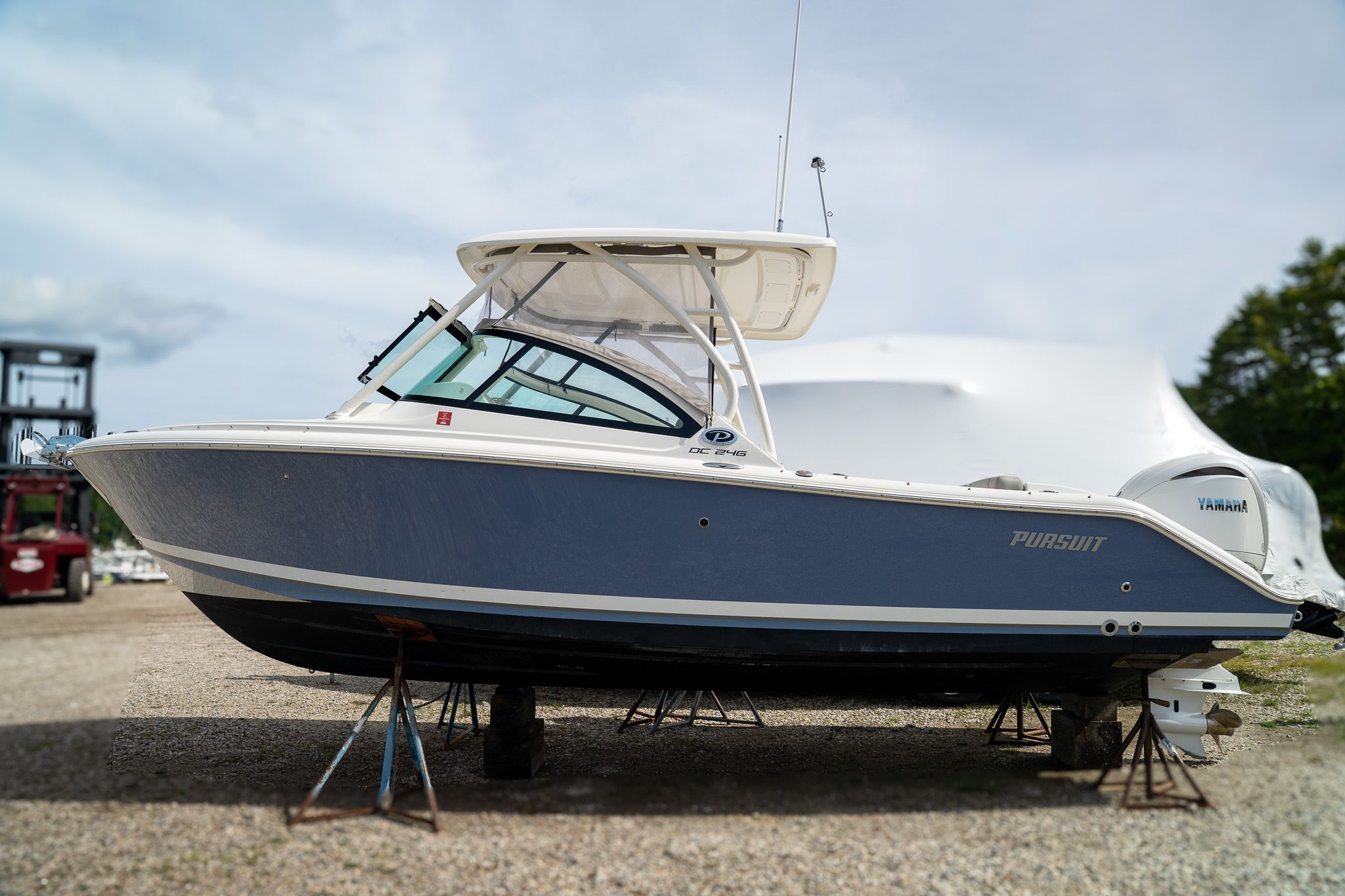 2024 Pursuit DC 246 Dual Console