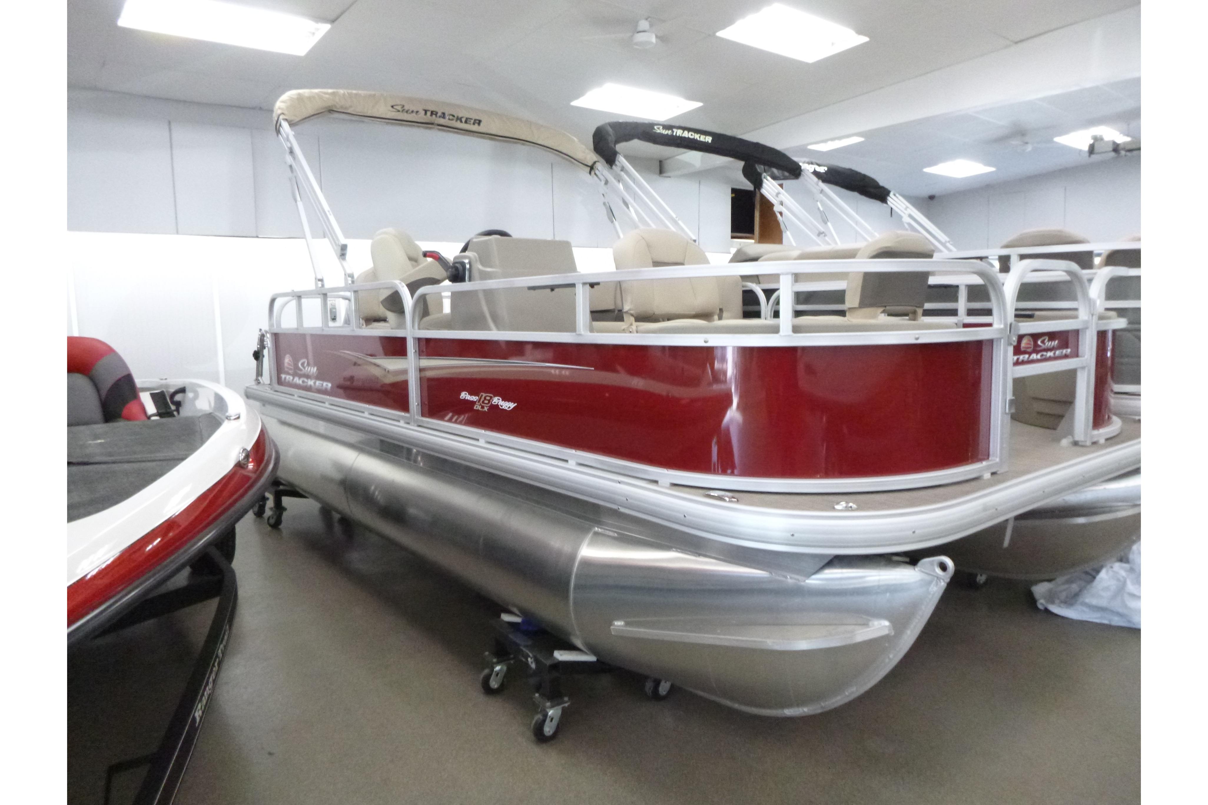 2025 Sun Tracker Bass Buggy 18 DLX