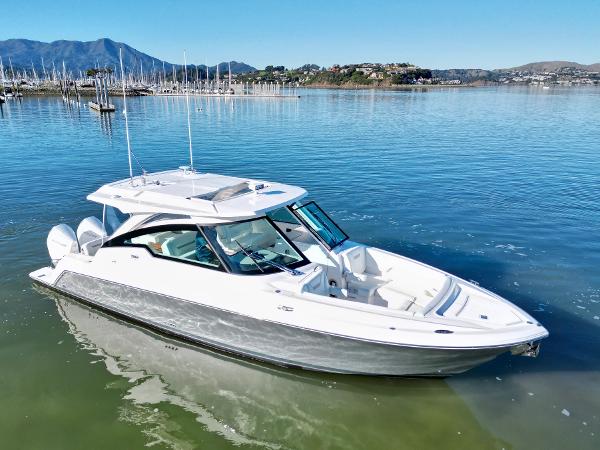 2025 Tiara Yachts 34 LX