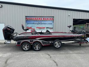 Ranger Z521R 2025 Ranger Z521R bass boat at Pittsburg Marine dealership.