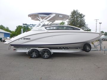 2025 Yamaha Boats 275SD