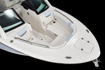 2026 Robalo R257 Dual Console