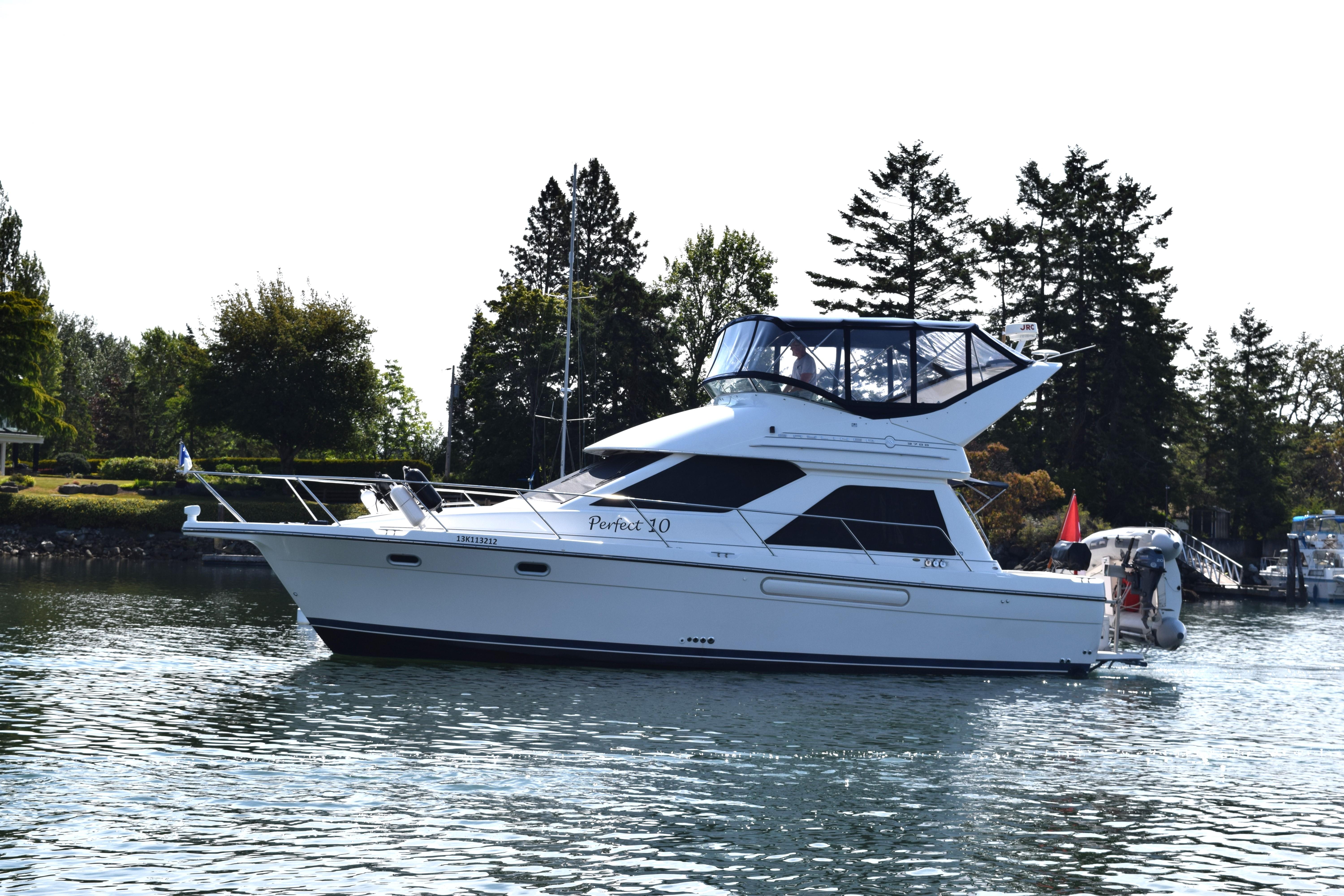 1999 Bayliner 3788 Command Bridge Motoryacht