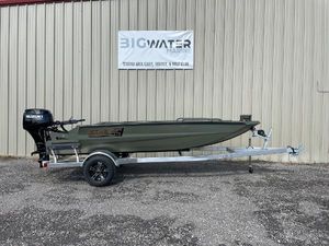 Excel 1651 Viper F4 2024 Excel 1651 Viper F4 boat on trailer outside Big Water Marine.