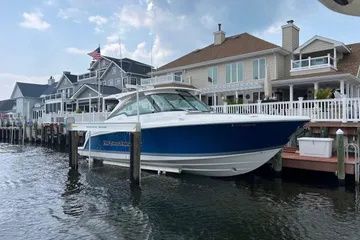 2023 Tiara Yachts 34 LX
