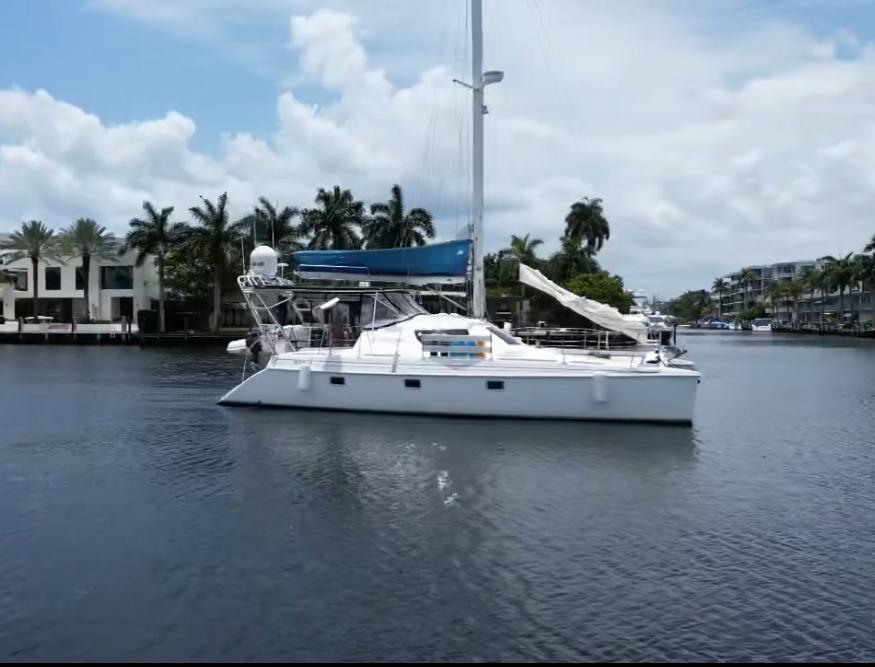 1999 Manta 40