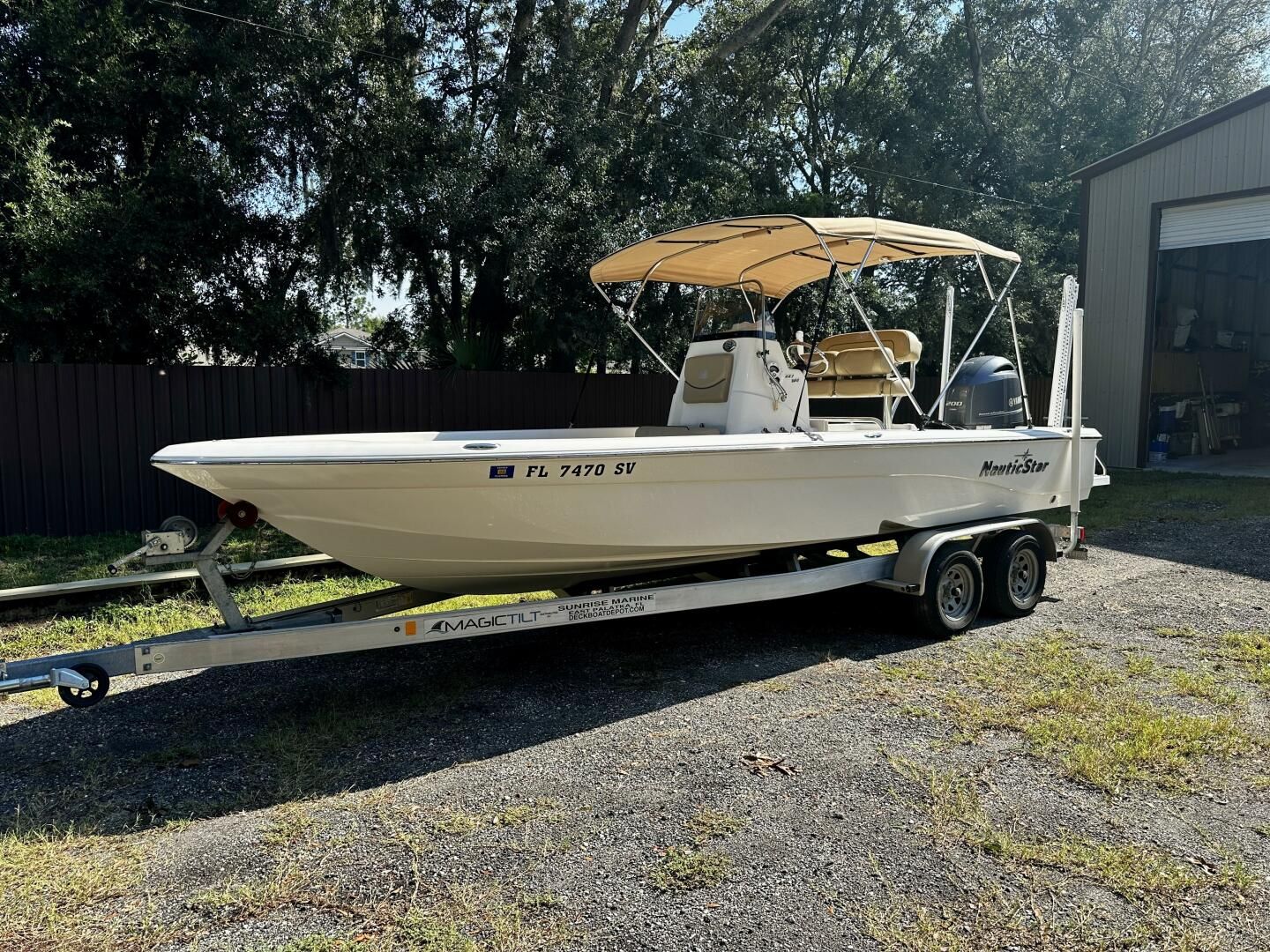 2020 NauticStar 227 Bay