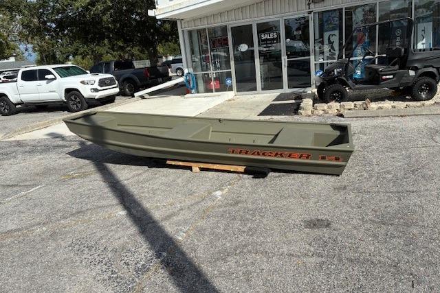 2026 Tracker Grizzly 14 Jon