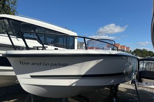 Ryds 550VI 2024 Ryds 550VI boat with "Tow and Go package" text, displayed outdoors.