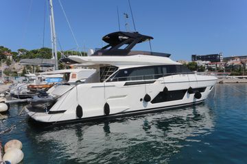 2021 Ferretti Yachts 670