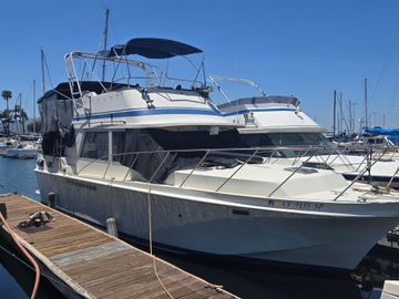 1984 Uniflite 36 Double Cabin