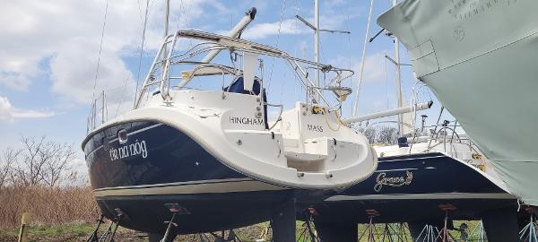 Hunter 460 Sailboat on stands, Hunter 460 model, 2001, with blue hull and white deck.