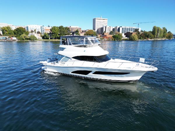 2024 Riviera 46 Sports Motor Yacht