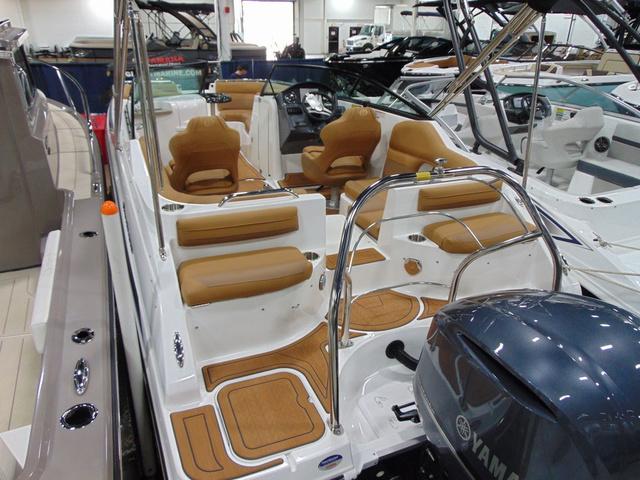 2025 Hurricane SunDeck 2486 OB