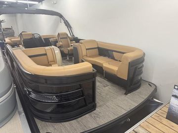 2024 Godfrey AP 235 SBC
