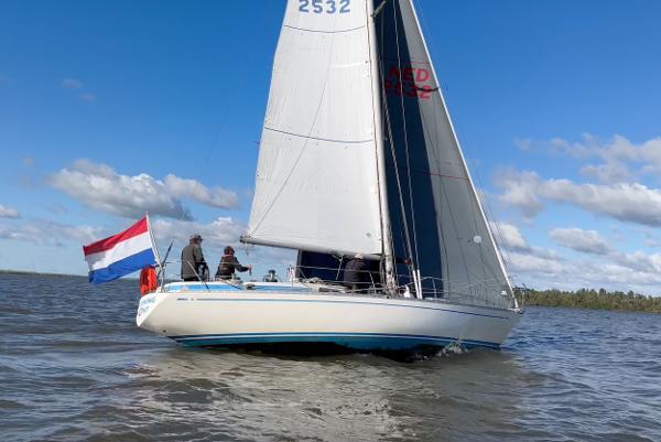 Nautor Swan 38
