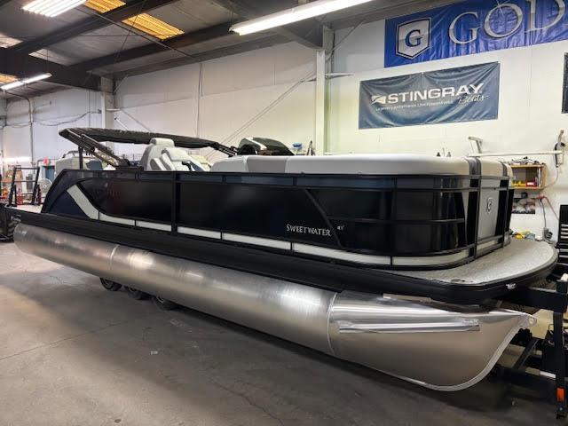 2025 Godfrey Sweetwater 2286QS (Quad Seating) Full Tritoon