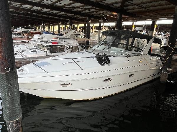 1999 Larson Cabrio 330 Mid Cabin