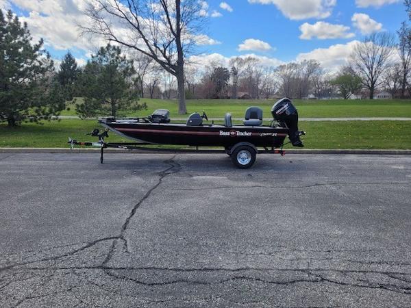 2025 Tracker Bass Tracker Classic XL