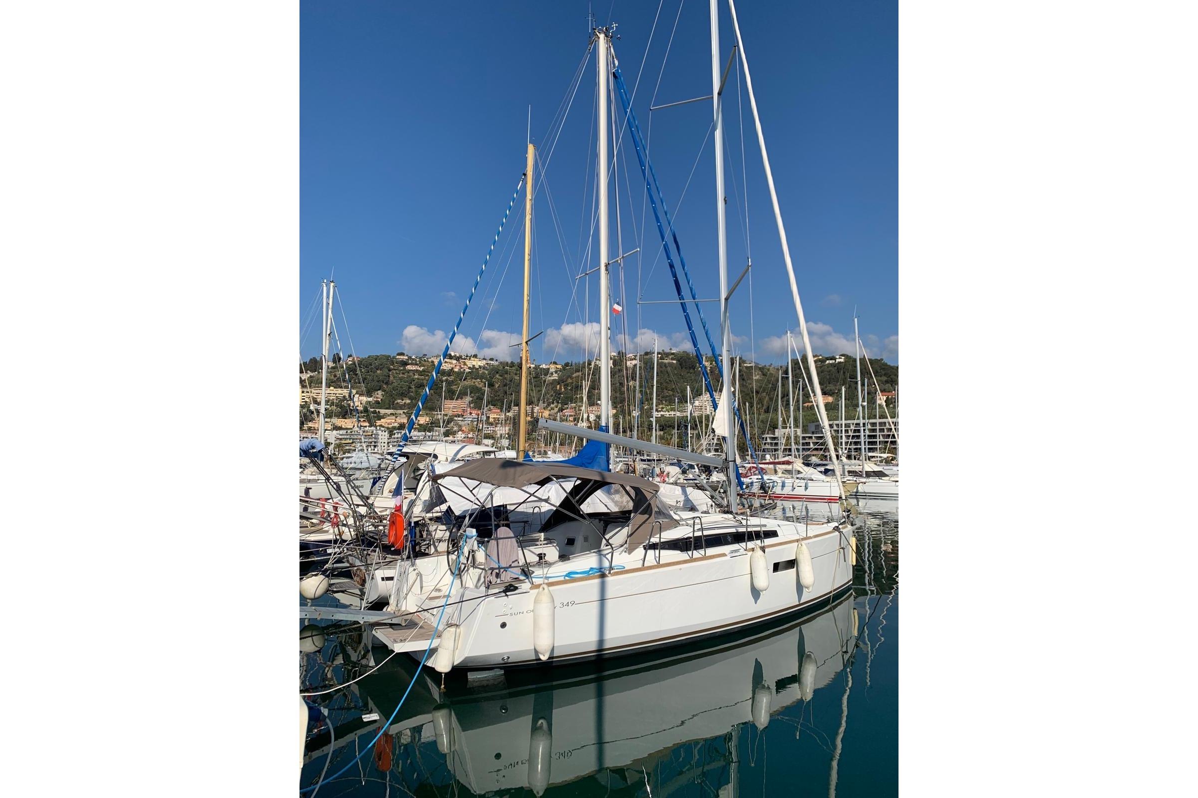2018 Jeanneau Sun Odyssey 349