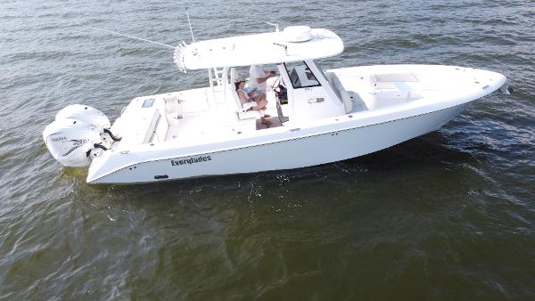 2019 Everglades 335 Center Console