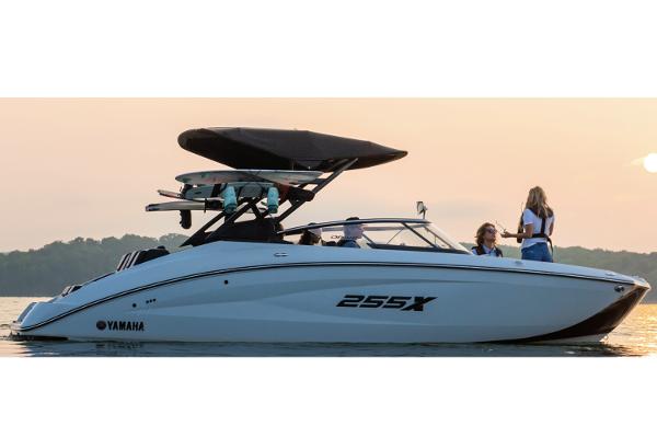 Yamaha Boats 255XE Manufacturer Provided Image