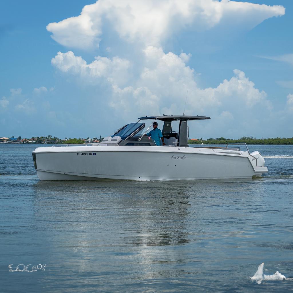 2023 Schaefer V33