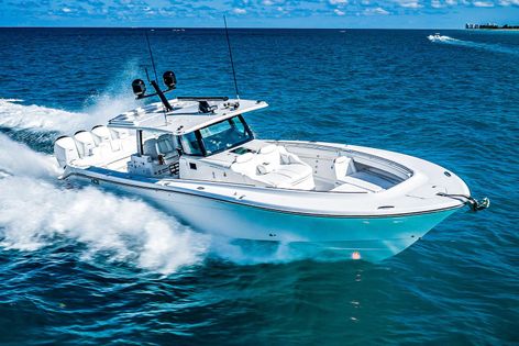 Center Console Yachts