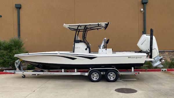 2025 Ranger 2510 Bay