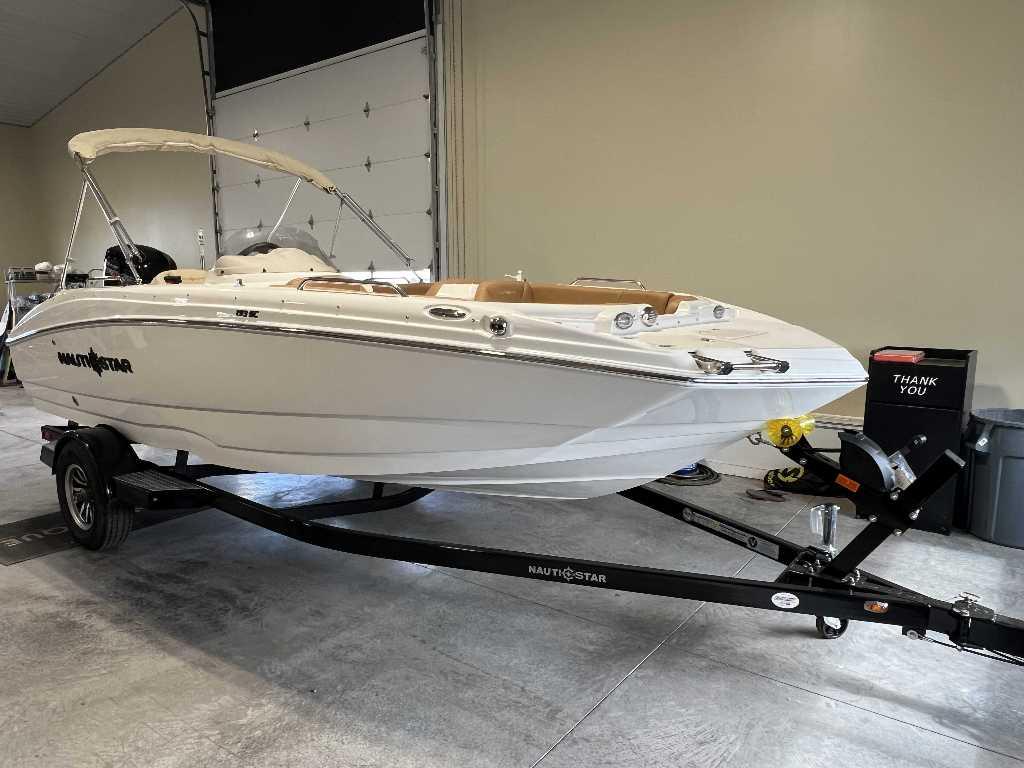 2025 NauticStar 193 SC Deck