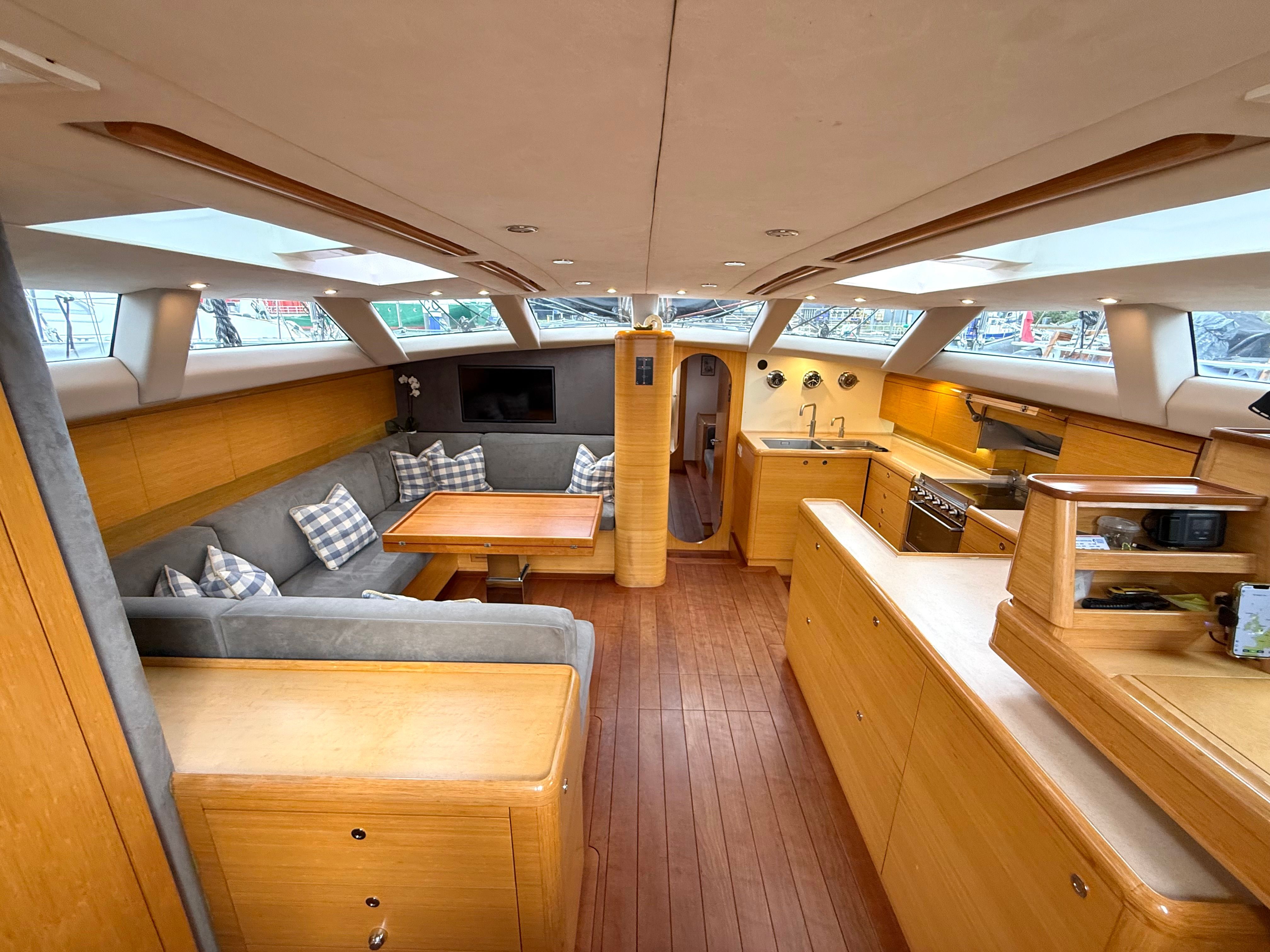 2009 Shipman 63