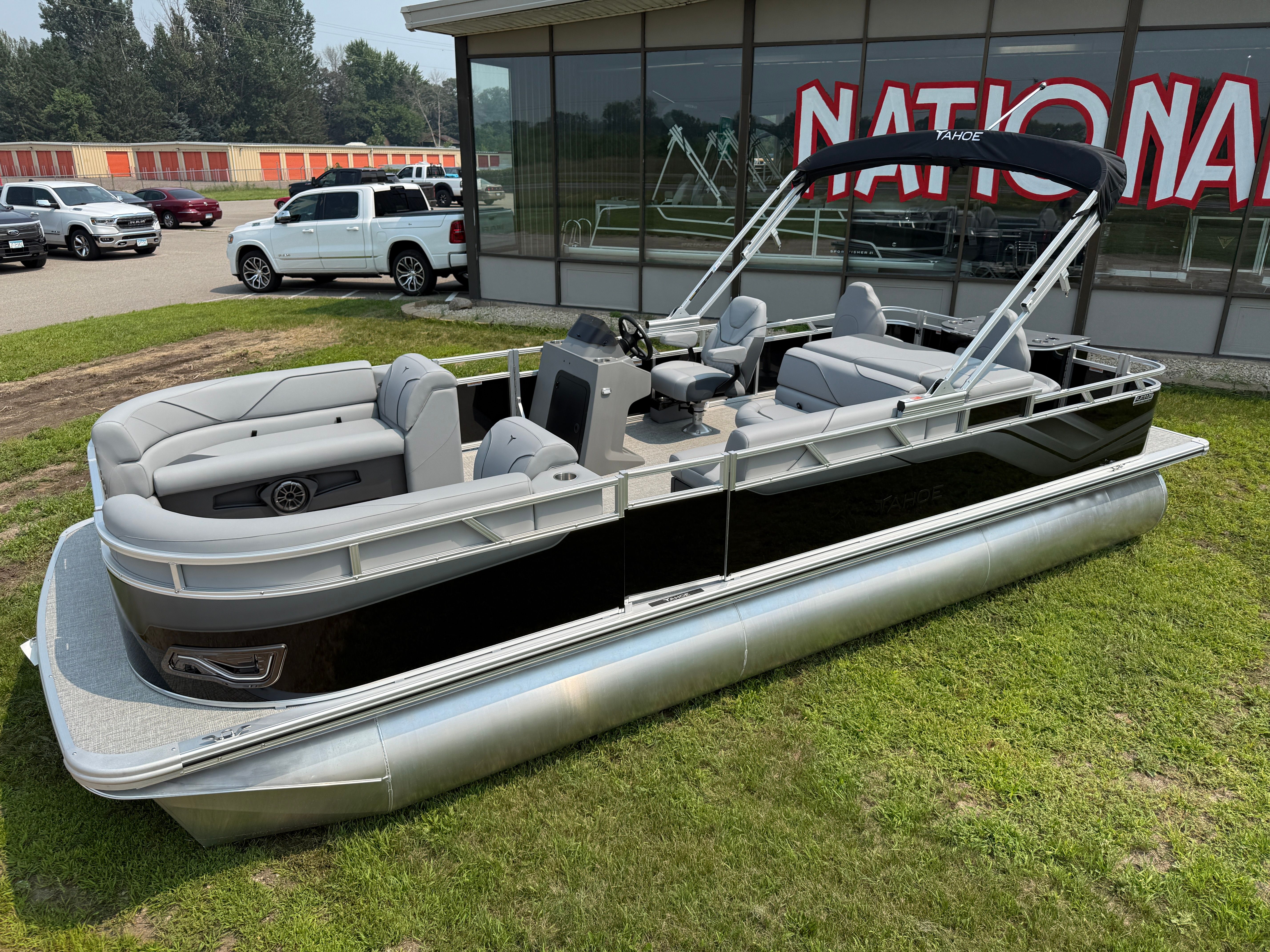 2026 Tahoe Sport 2385 Rear Fish & Honda 4-Stroke EFI