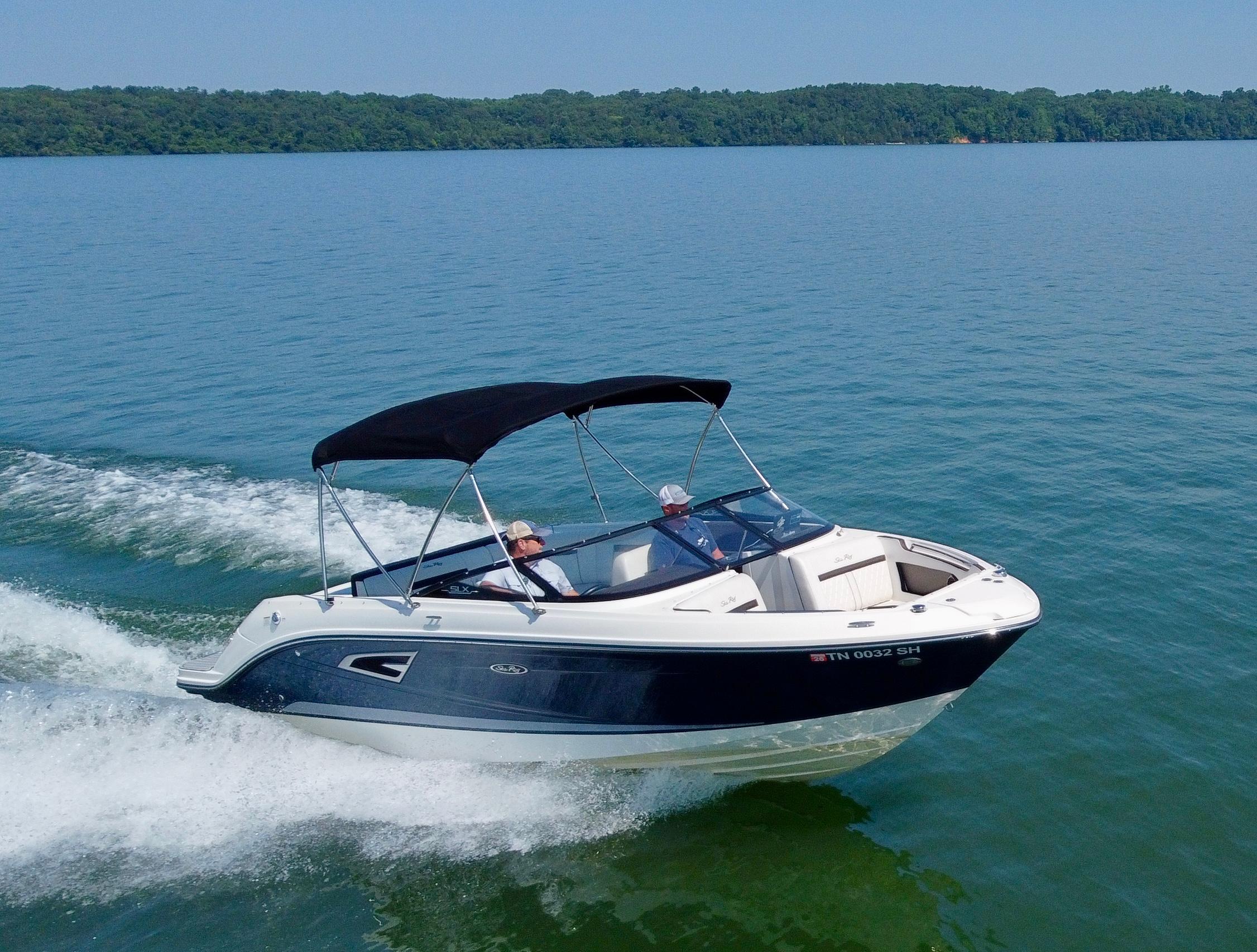 2017 Sea Ray SLX 230