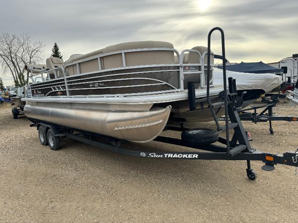 2023 Sun Tracker SportFish 22 DLX