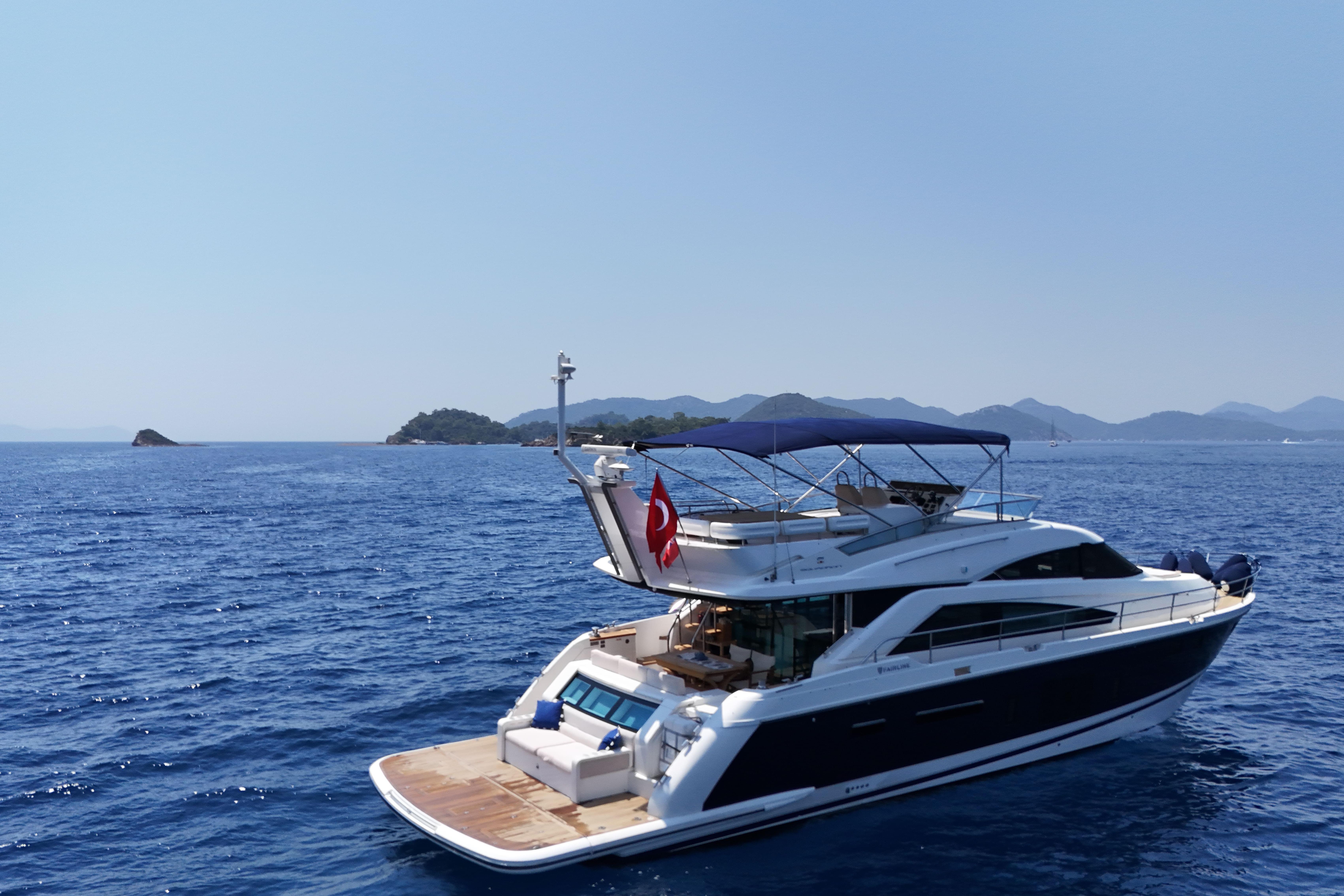 2013 Fairline Squadron