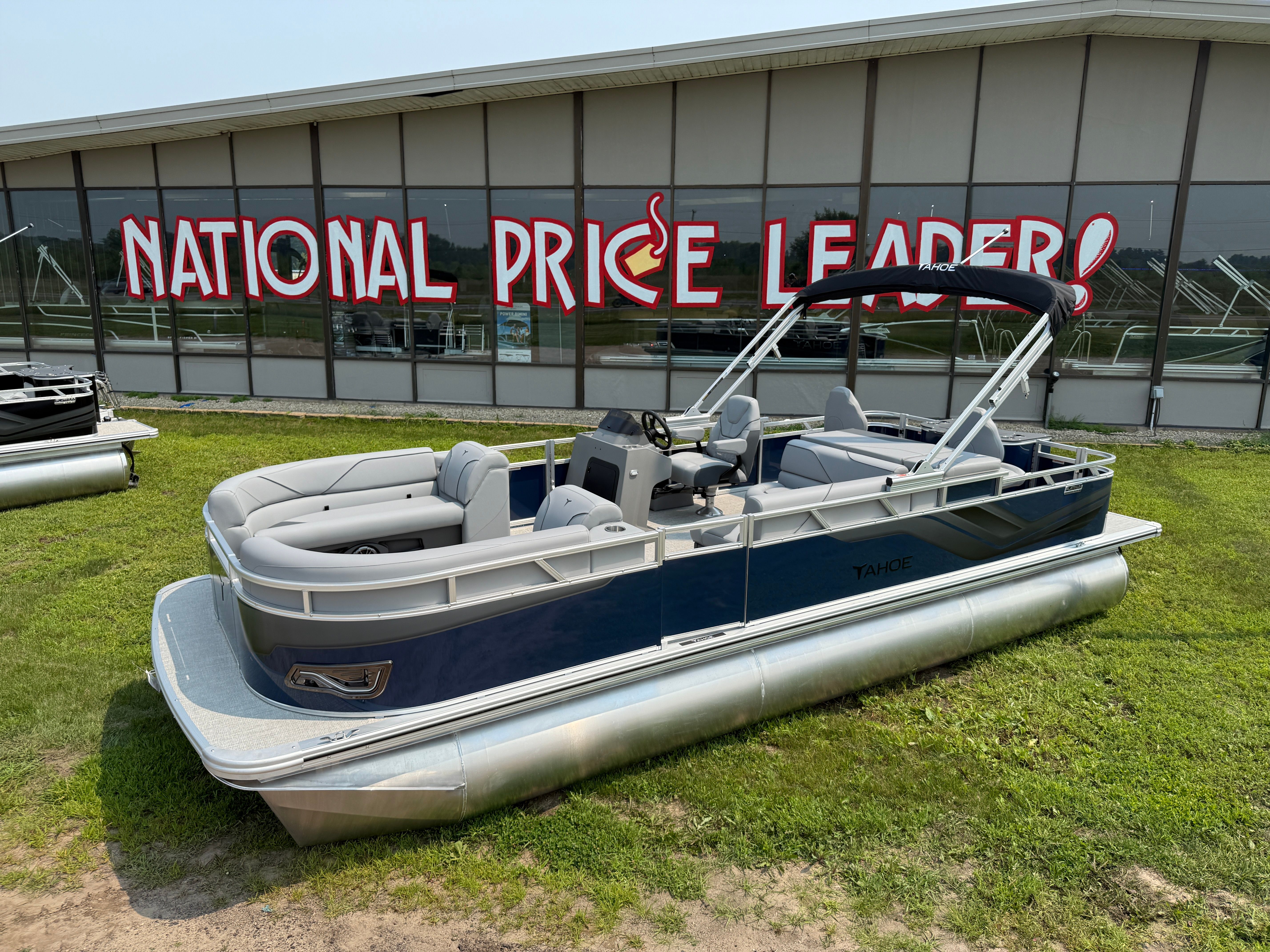 2026 Tahoe Sport 2385 Rear Fish & Honda 4-Stroke EFI